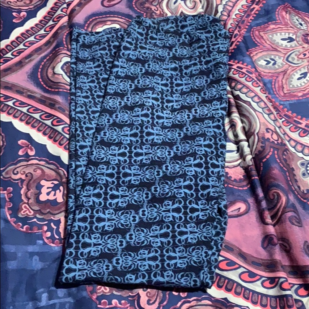 OS Lularoe blue swirl leggings